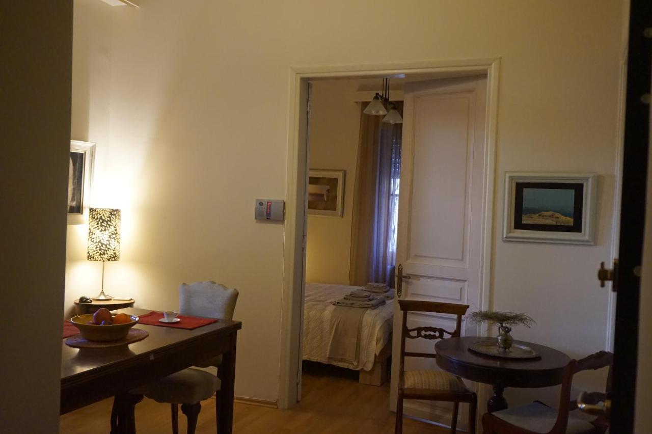 Ferienwohnung Independent Entrance Apt - 130M2 - Garden - Private Parking Athen Exterior foto