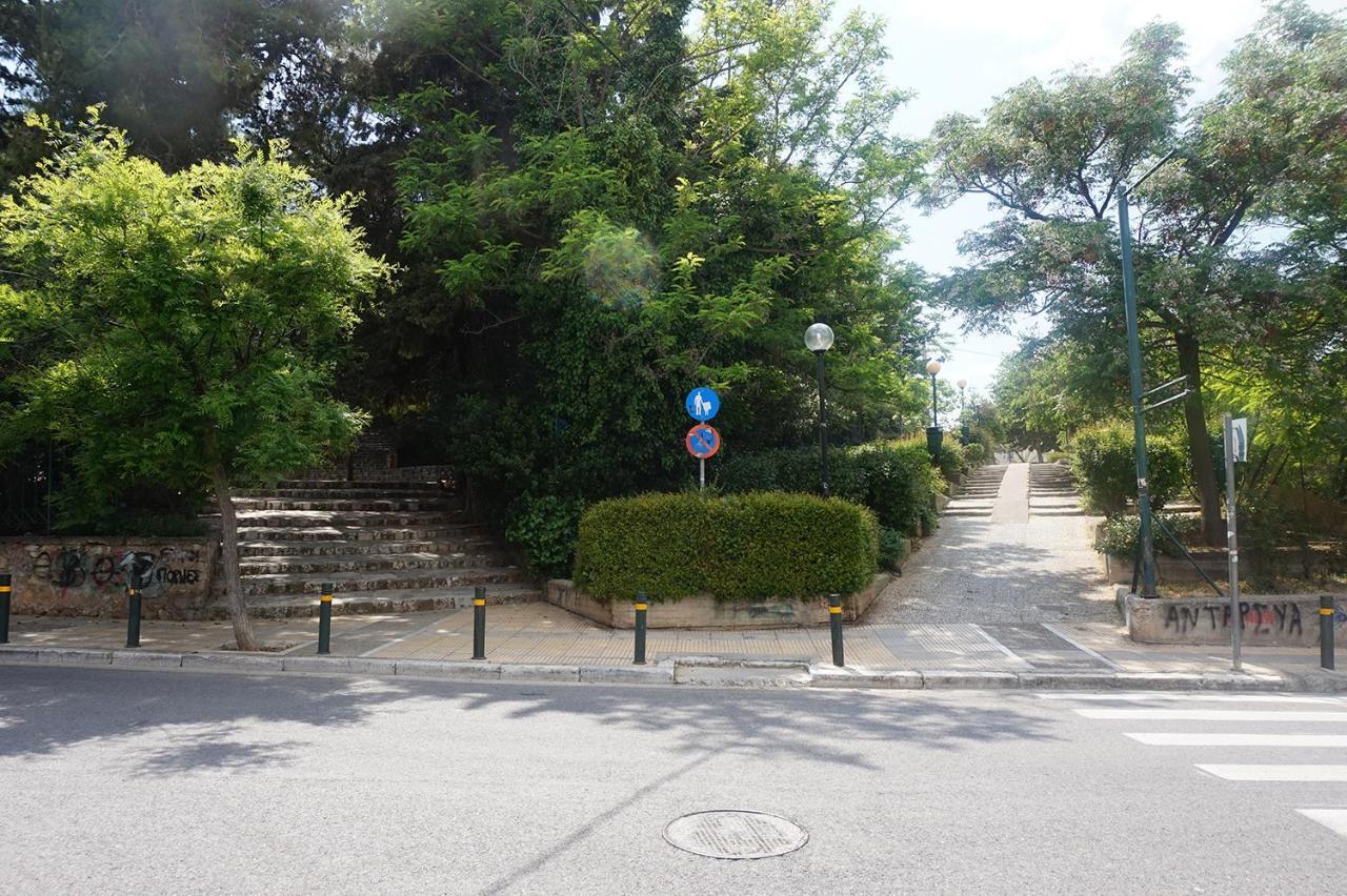 Ferienwohnung Independent Entrance Apt - 130M2 - Garden - Private Parking Athen Exterior foto