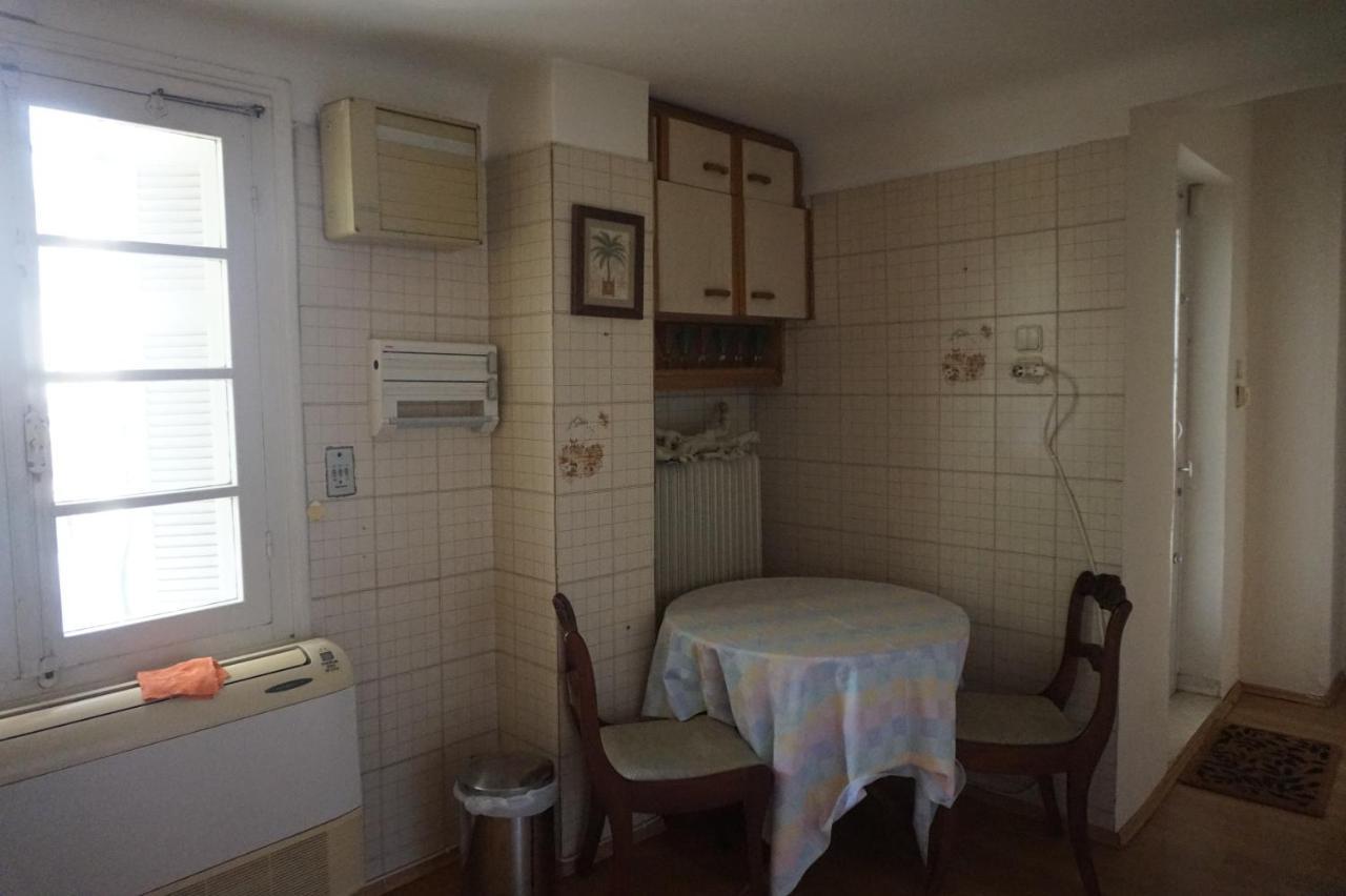 Ferienwohnung Independent Entrance Apt - 130M2 - Garden - Private Parking Athen Exterior foto