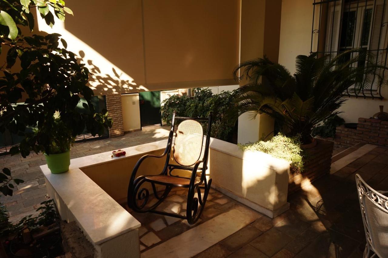 Ferienwohnung Independent Entrance Apt - 130M2 - Garden - Private Parking Athen Exterior foto